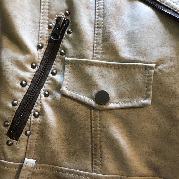 DAYTRIP LEATHER VEST - Picture 5 of 6